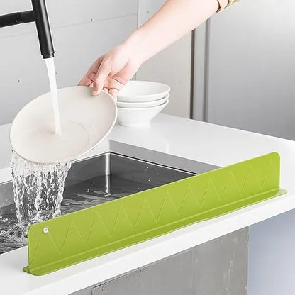 Silicone Sink Splash Guard for Kitchen and Bathroom Anti-Spill Faucet Splash Guard for Kitchen Sink – Flexible Oil-Proof Water Baffle with Strong Suction Cups