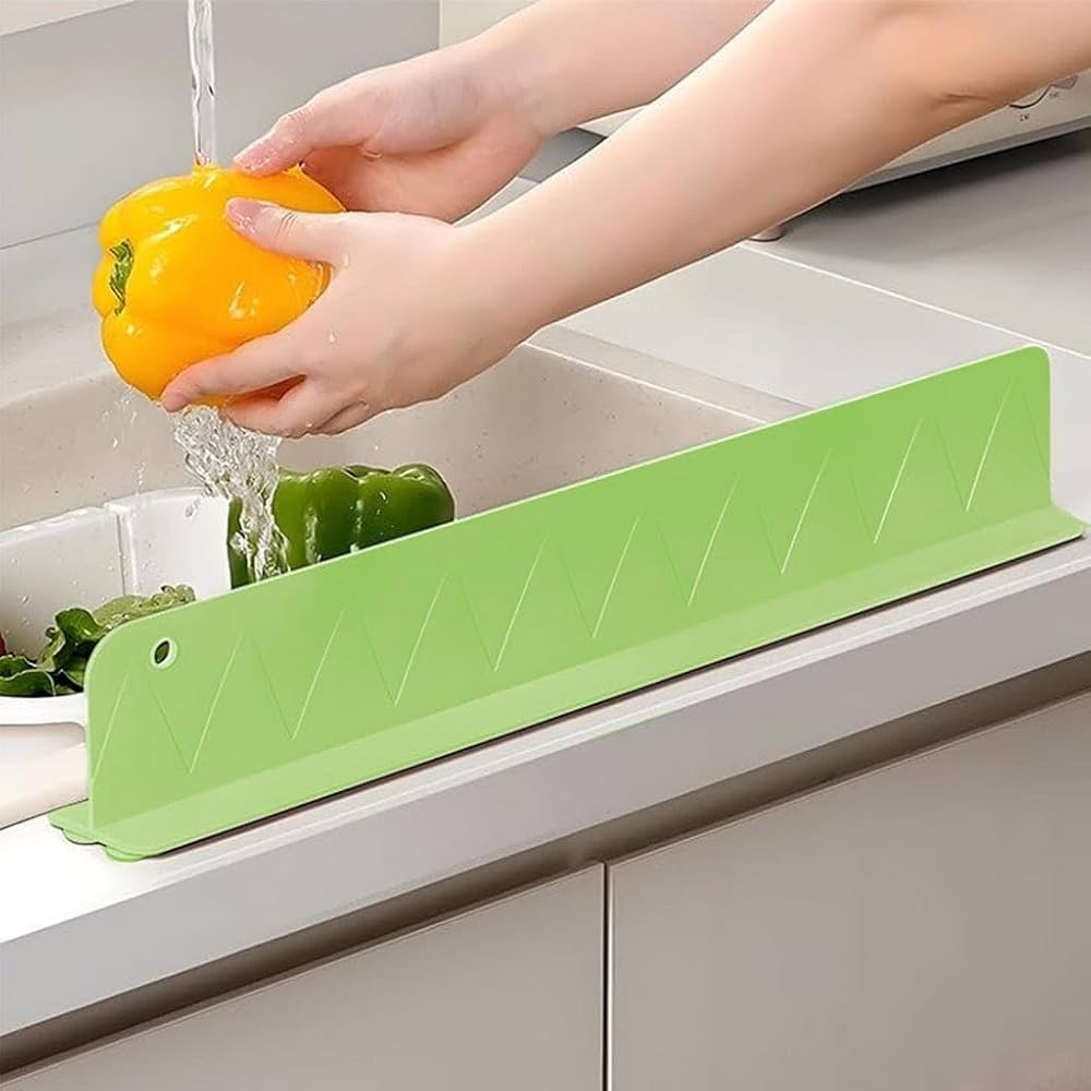Silicone Sink Splash Guard for Kitchen and Bathroom Anti-Spill Faucet Splash Guard for Kitchen Sink – Flexible Oil-Proof Water Baffle with Strong Suction Cups